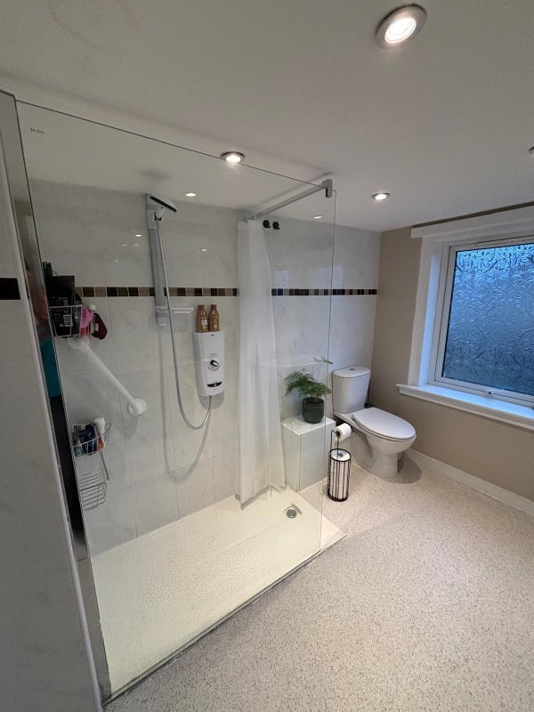 Room St Kenneth Drive in Glasgow