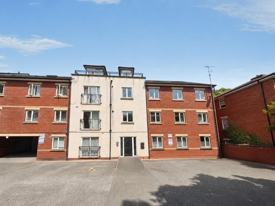 Flat Saint Christophers Court in Derby