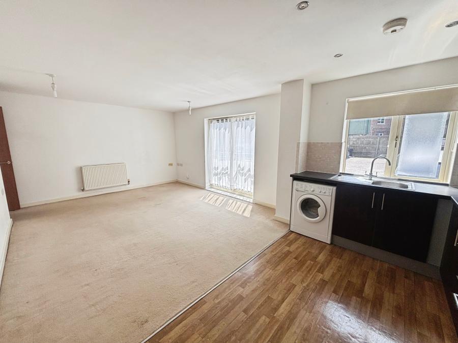 Flat Saint Christophers Court in Derby