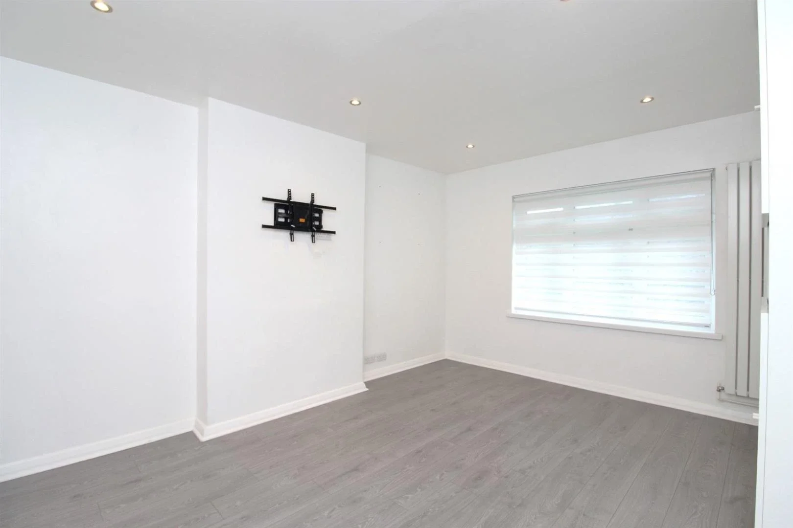 Flat Yardley Lane in Greater London