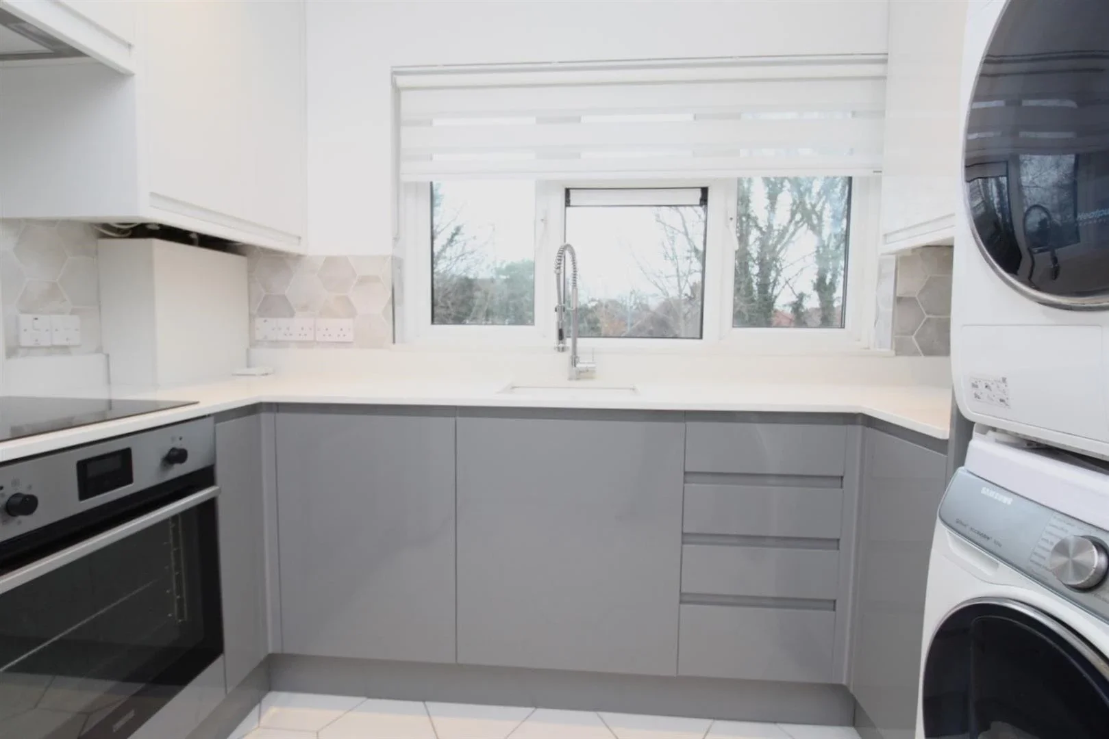 Flat Yardley Lane in Greater London