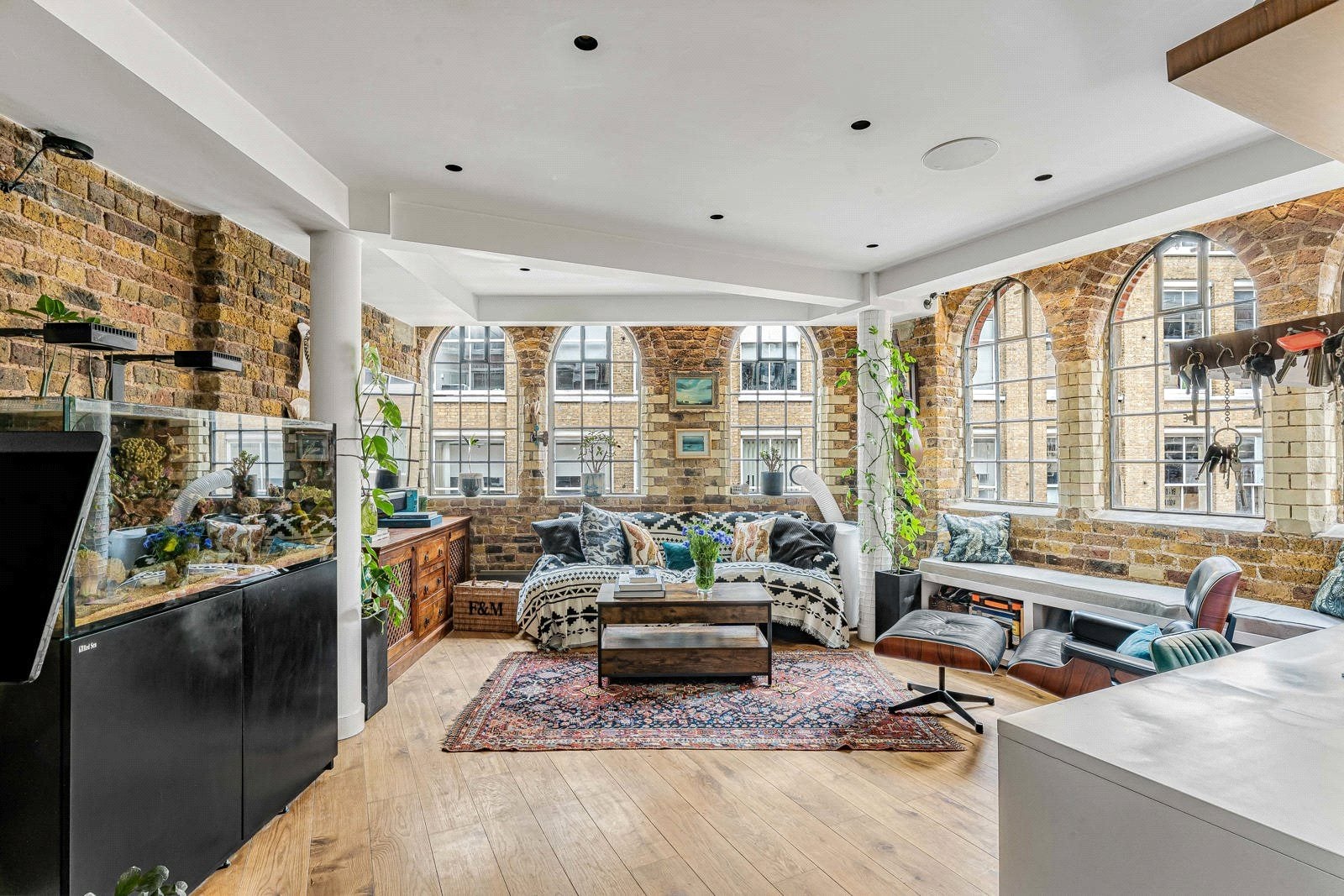 Flat Leonard Street in Greater London