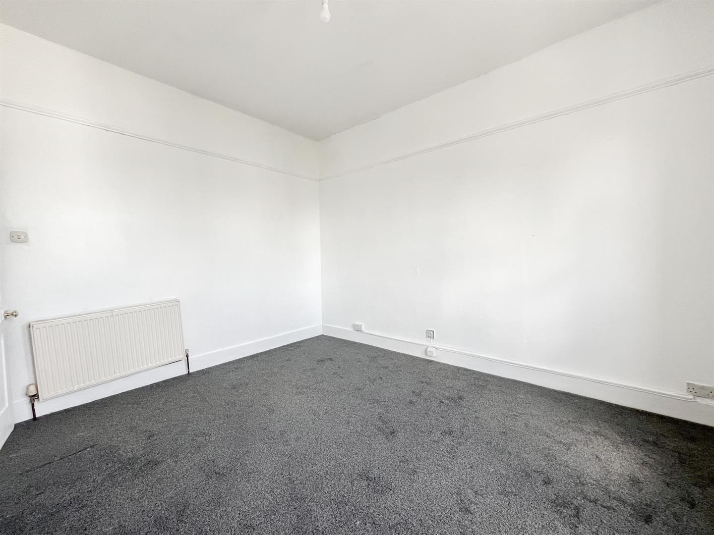 Flat Bohemia Road in St Leonards