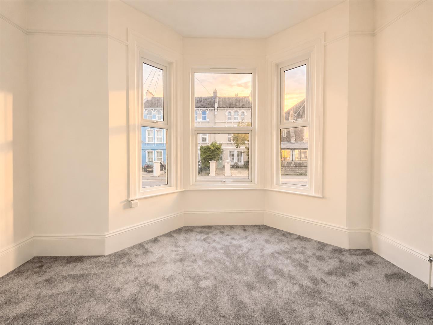Flat Bohemia Road in St Leonards