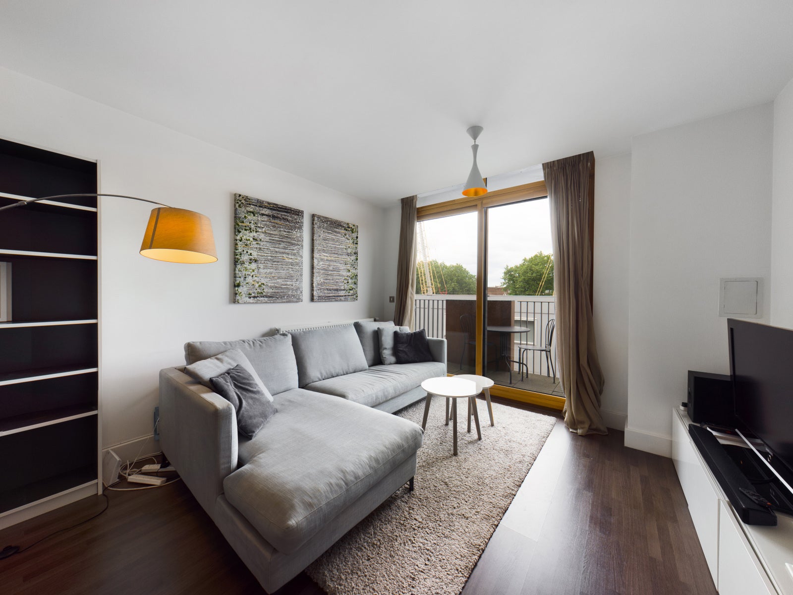 Flat Yeoman Street in Greater London