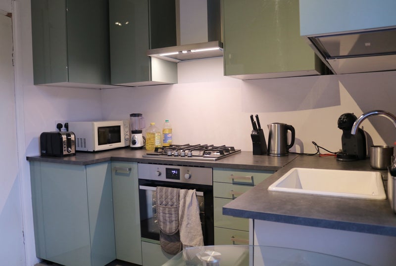 Room Saltwell Street in Greater London