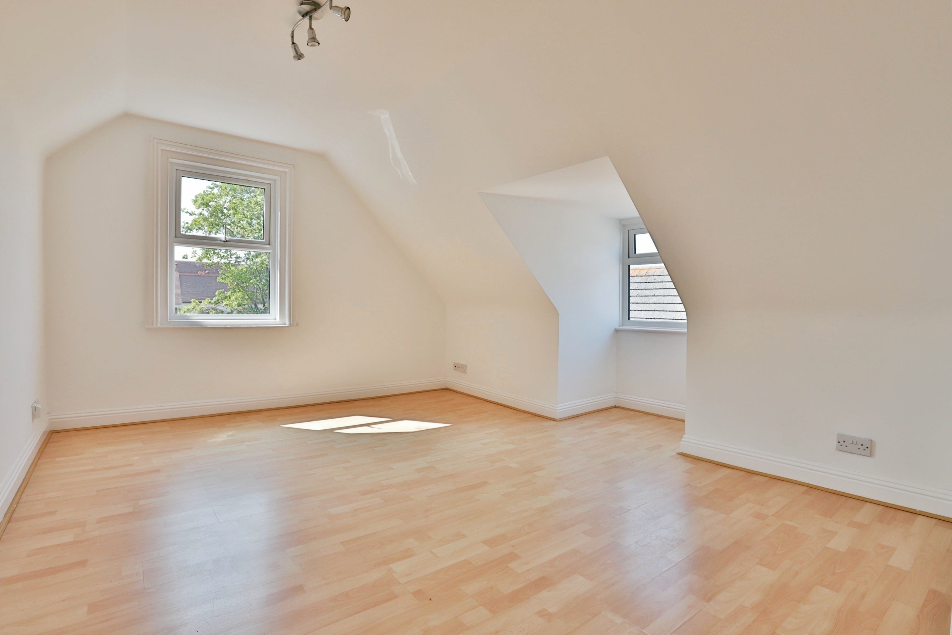 Flat Westby Road in Bournemouth