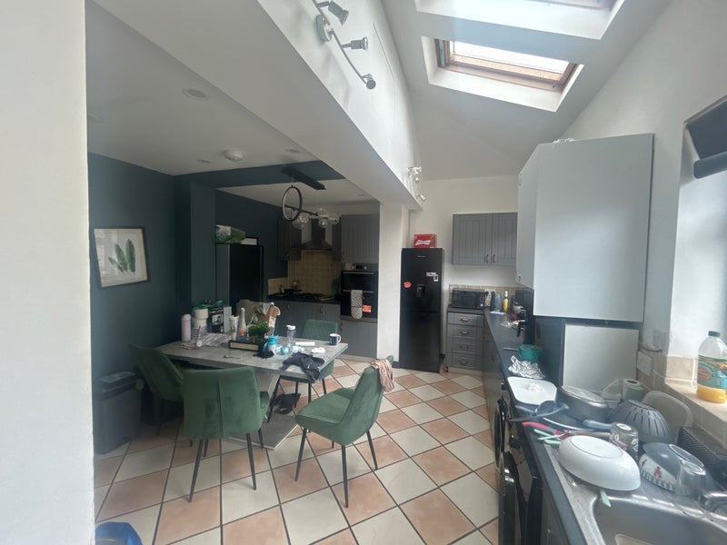 Room Syston Way in Bristol