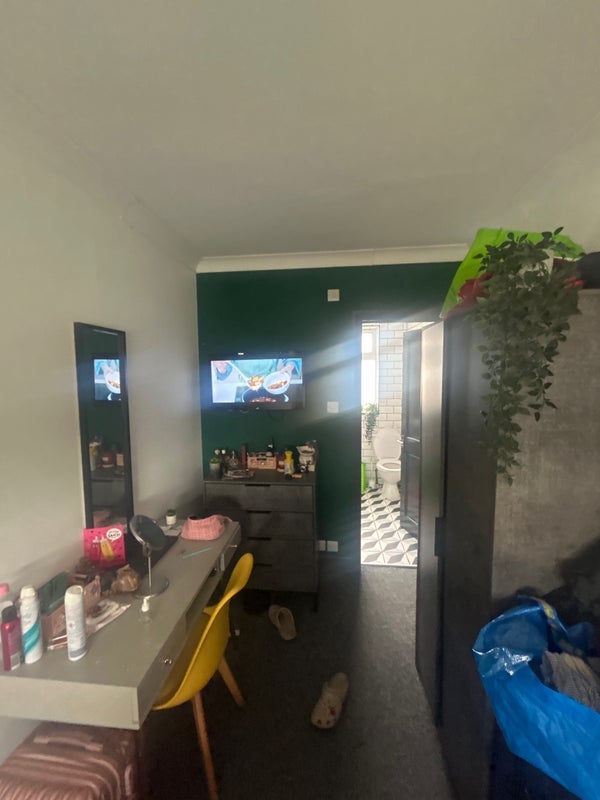 Room Syston Way in Bristol