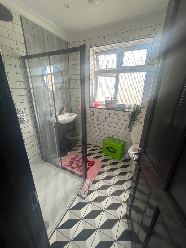 Room Syston Way in Bristol