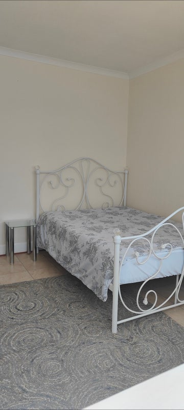 Room Caroline Avenue in Christchurch