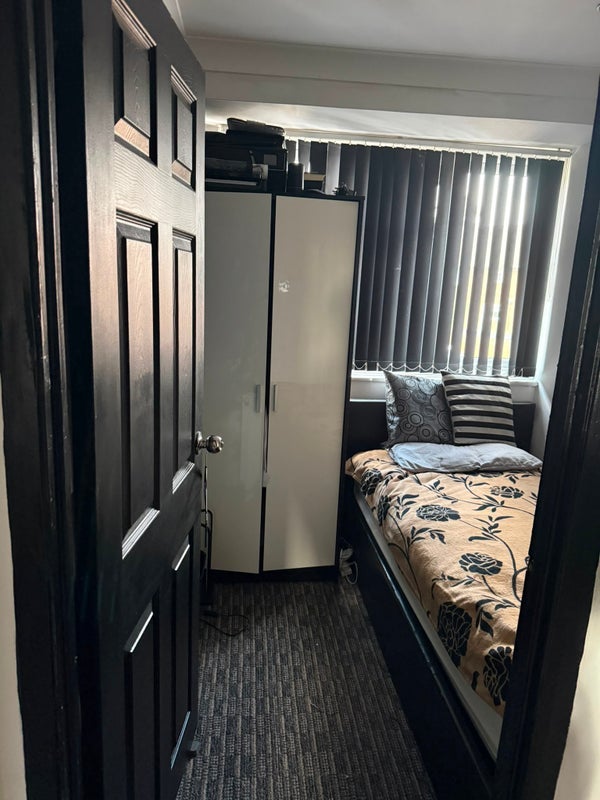 Room The Green in Slough