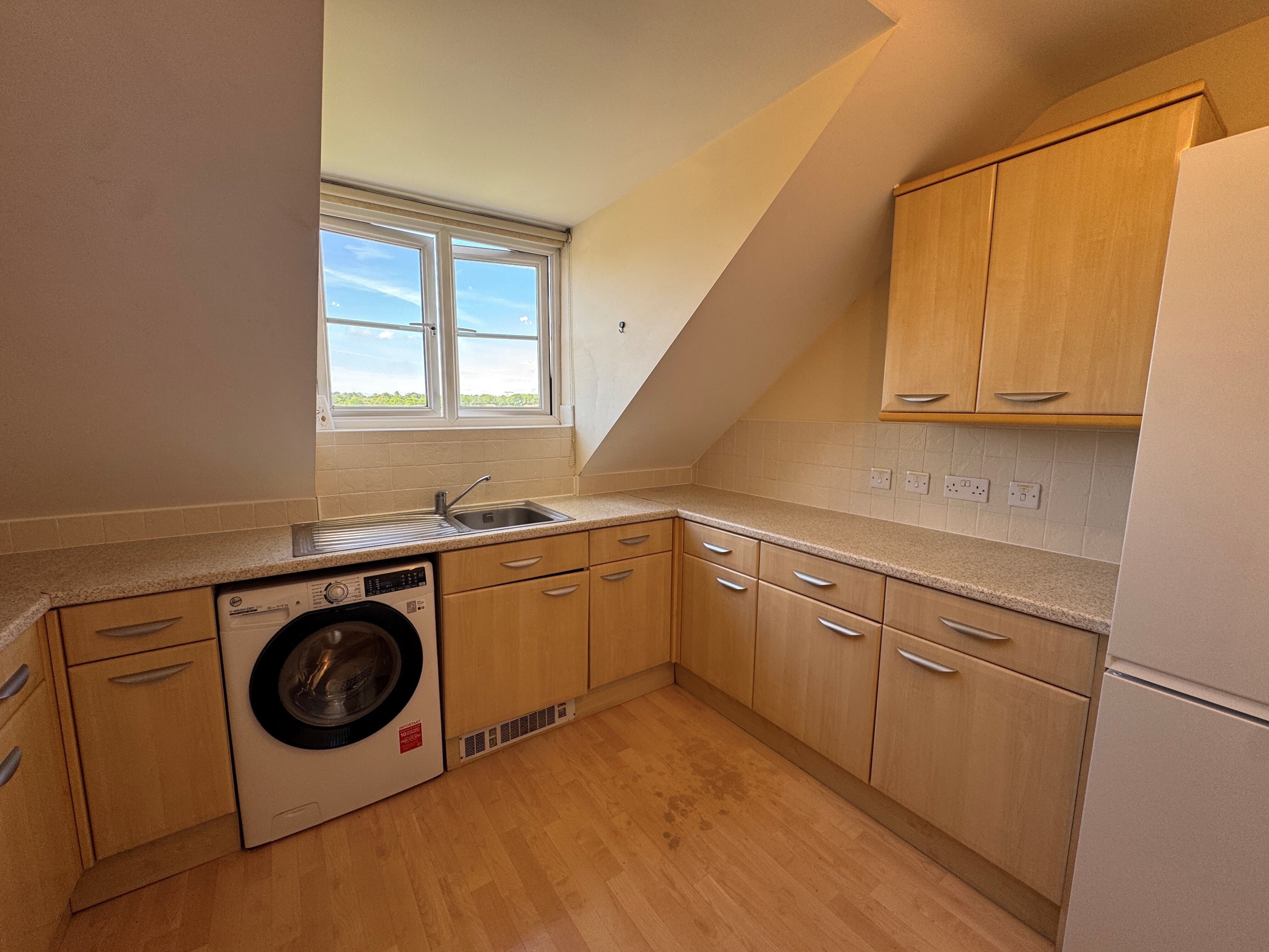 Flat Aldermoor Lane in Coventry