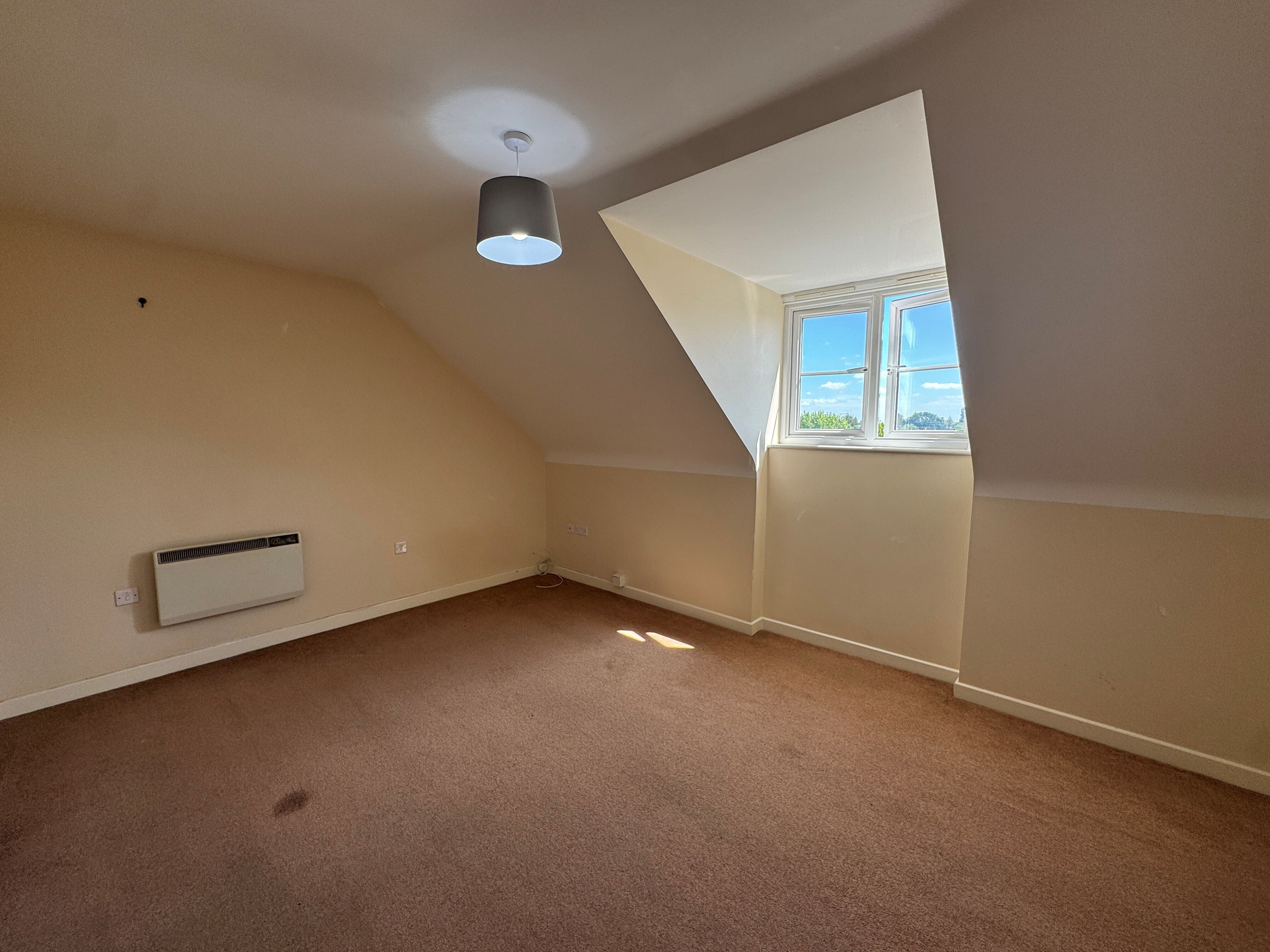 Flat Aldermoor Lane in Coventry