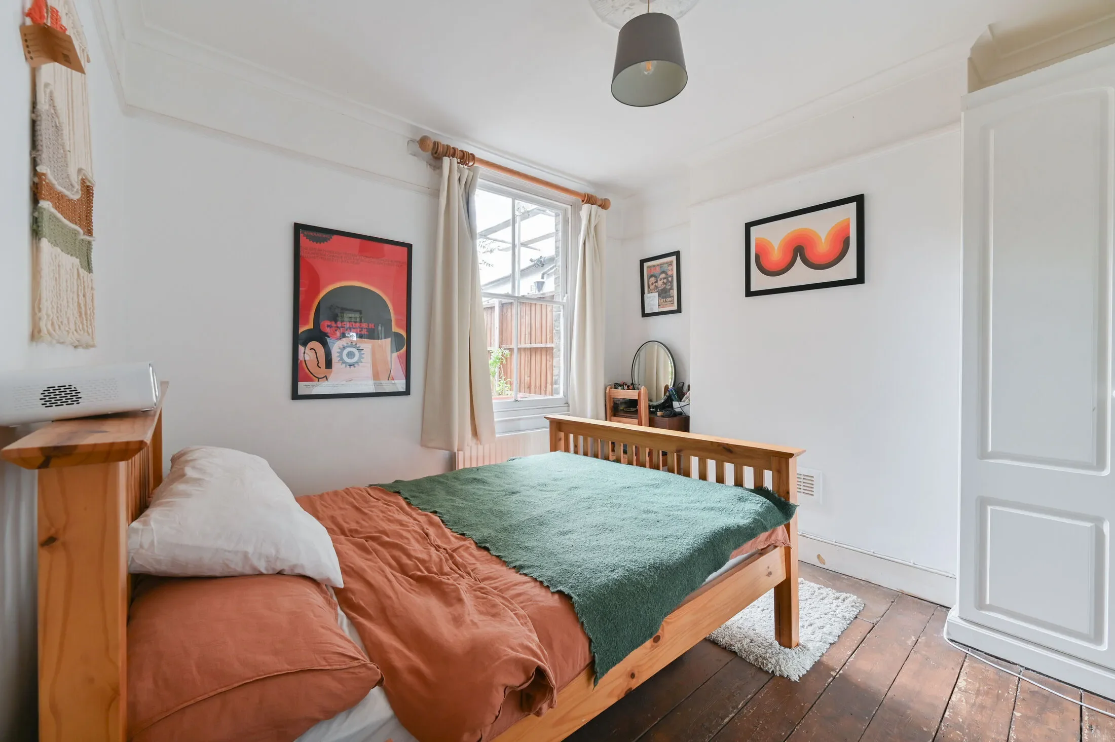Flat Khartoum Road in Greater London