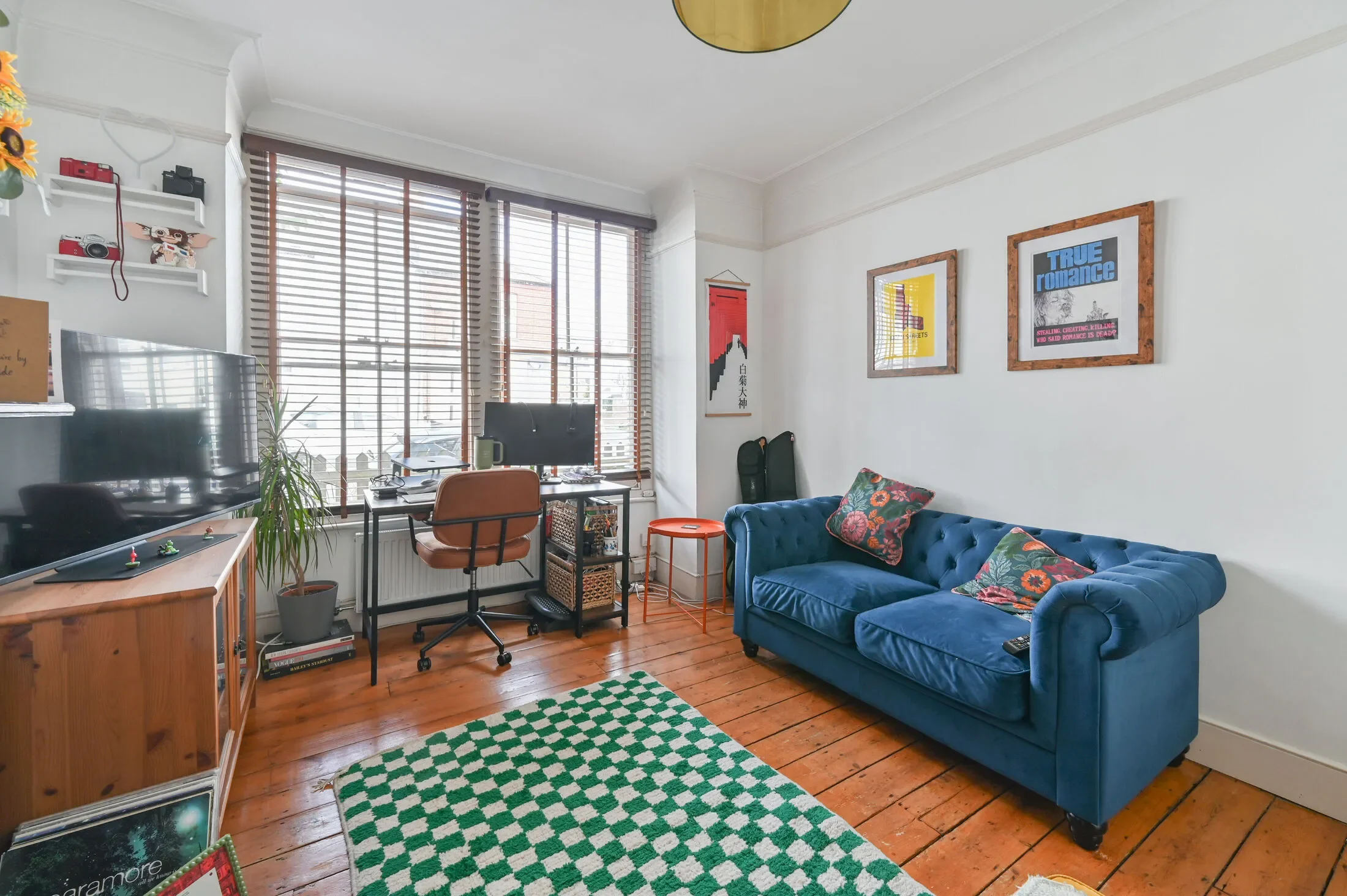 Flat Khartoum Road in Greater London