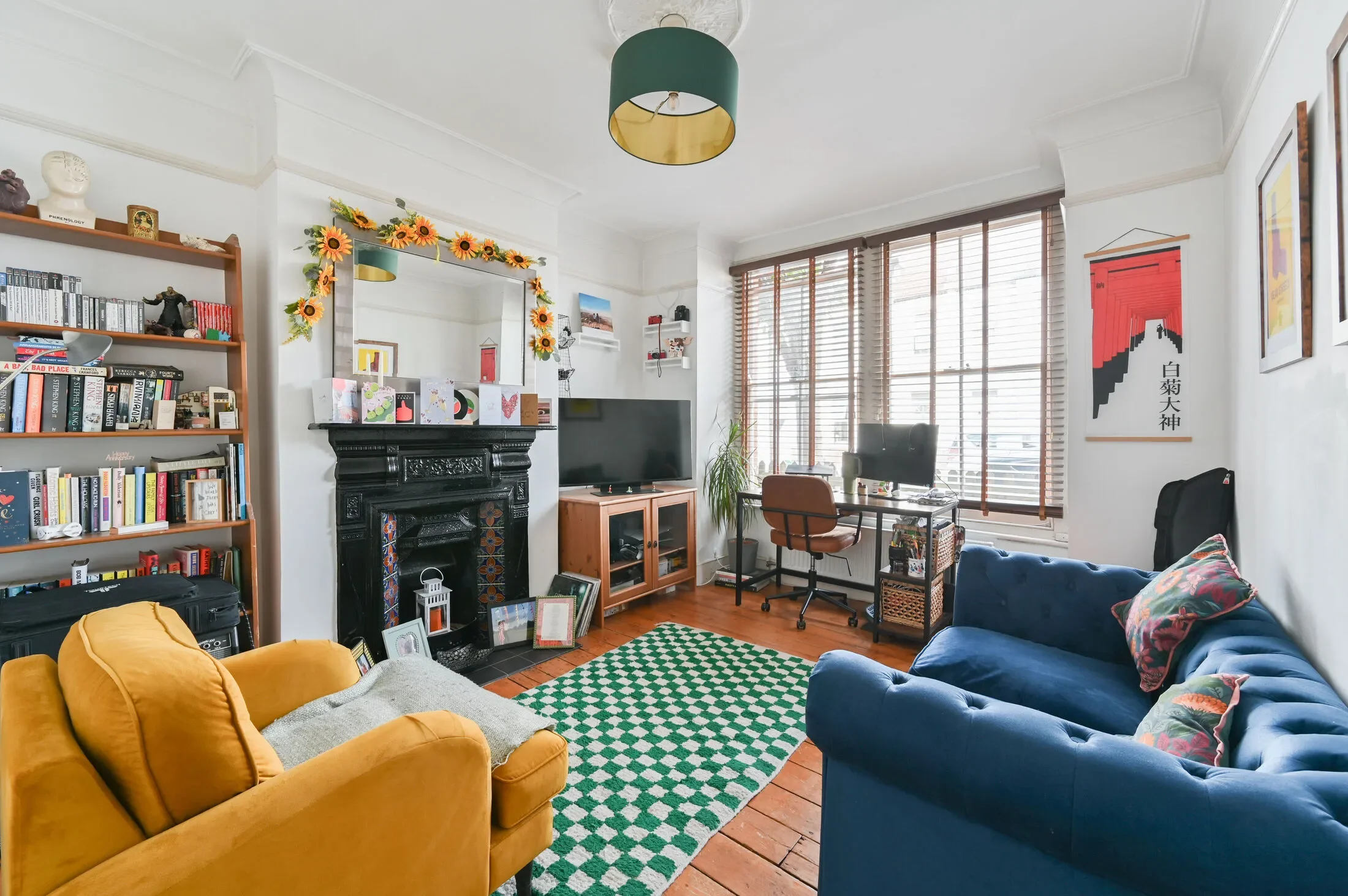 Flat Khartoum Road in Greater London