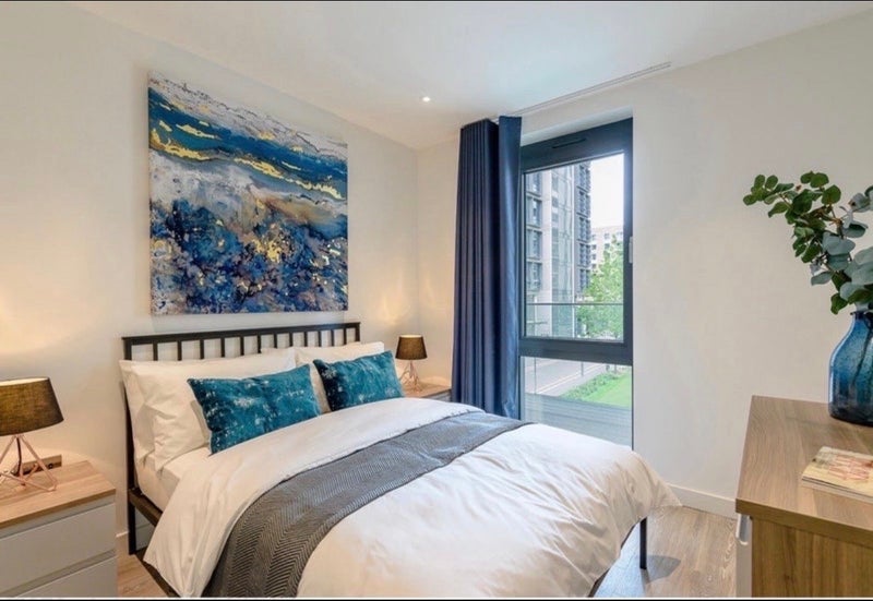 Room Exhibition Way in Greater London