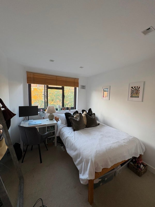 Room Sussex Way in Greater London