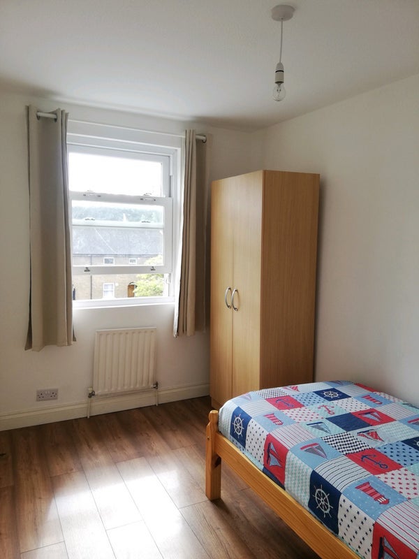 House Kendal Close in Greater London