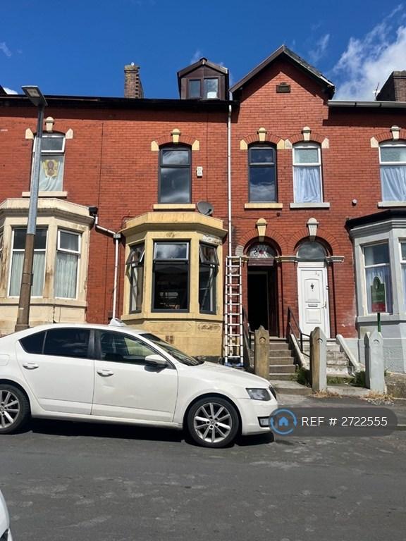 Flat Irving Place in Blackburn