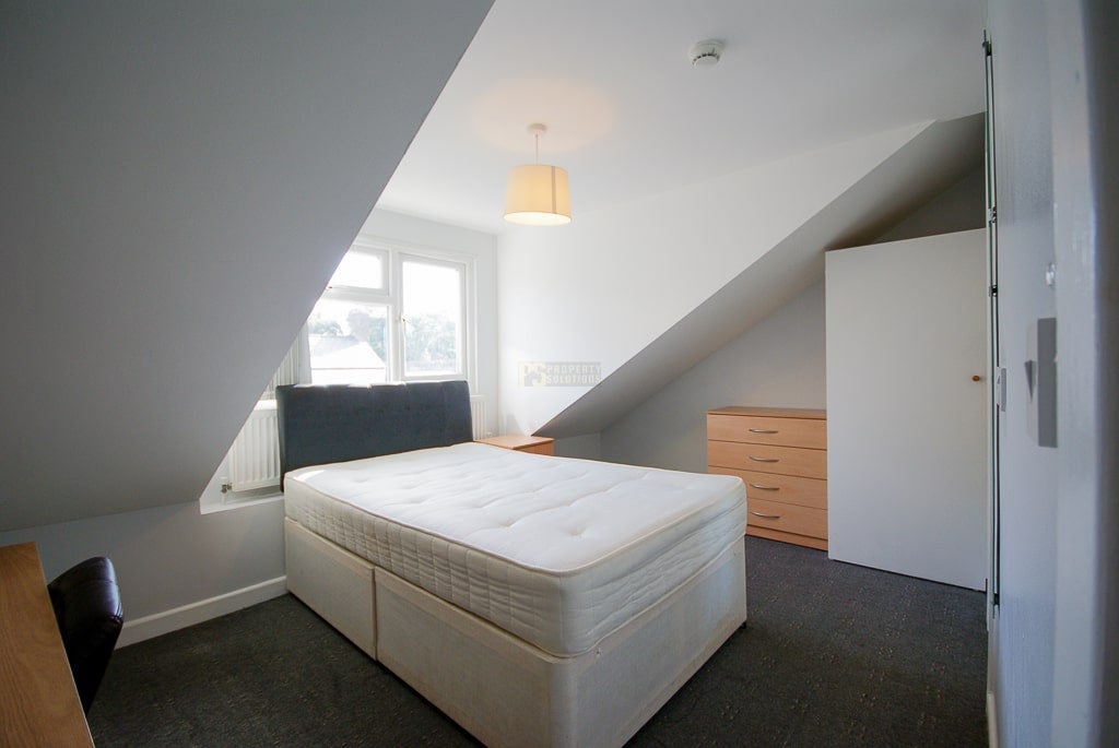 Room Teignmouth Road in Birmingham