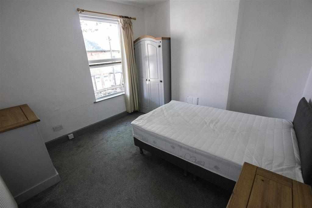 Flat Lottie Road in Birmingham