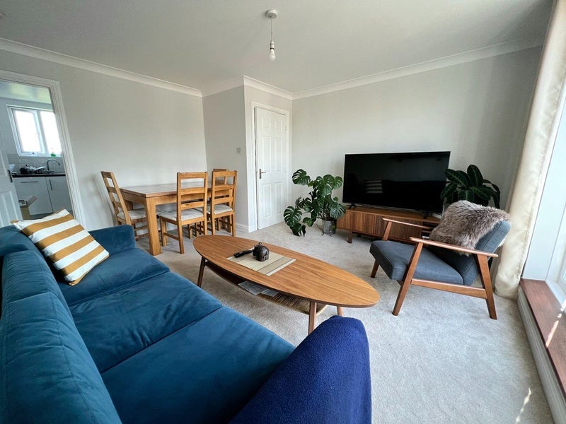 Flat Sir Cyril Black Way in Greater London