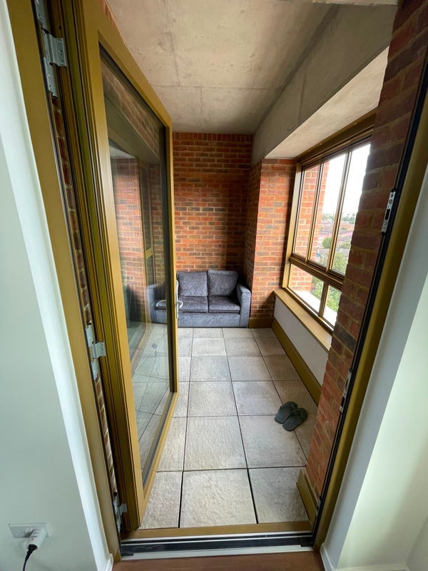 Flat Ilderton Road in Greater London