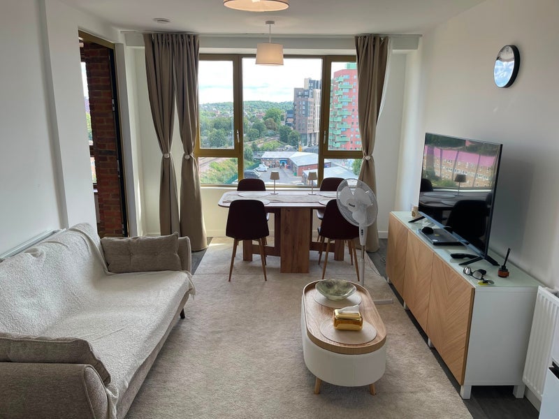 Flat Ilderton Road in Greater London
