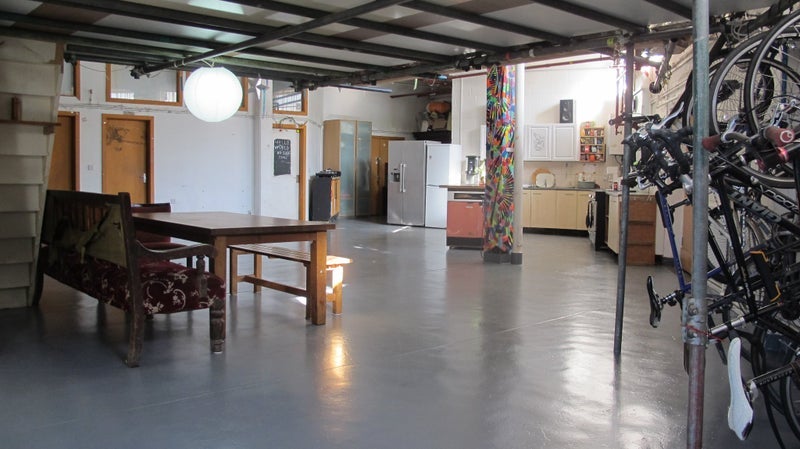 Room Markfield Road in Greater London