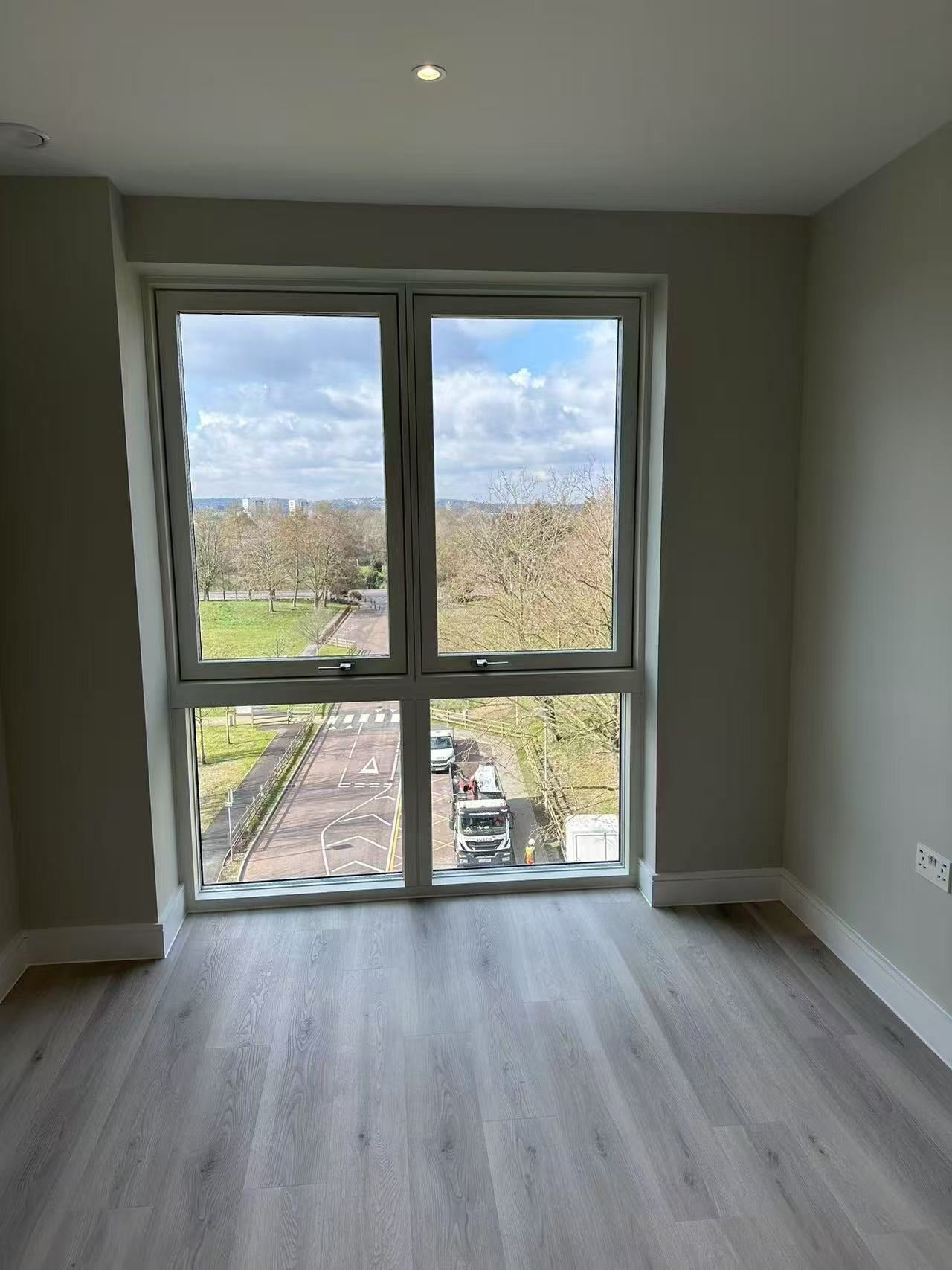 Flat Morden Road in Greater London
