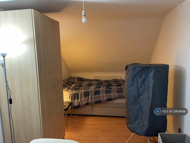 Room Broadoak Lane in Manchester