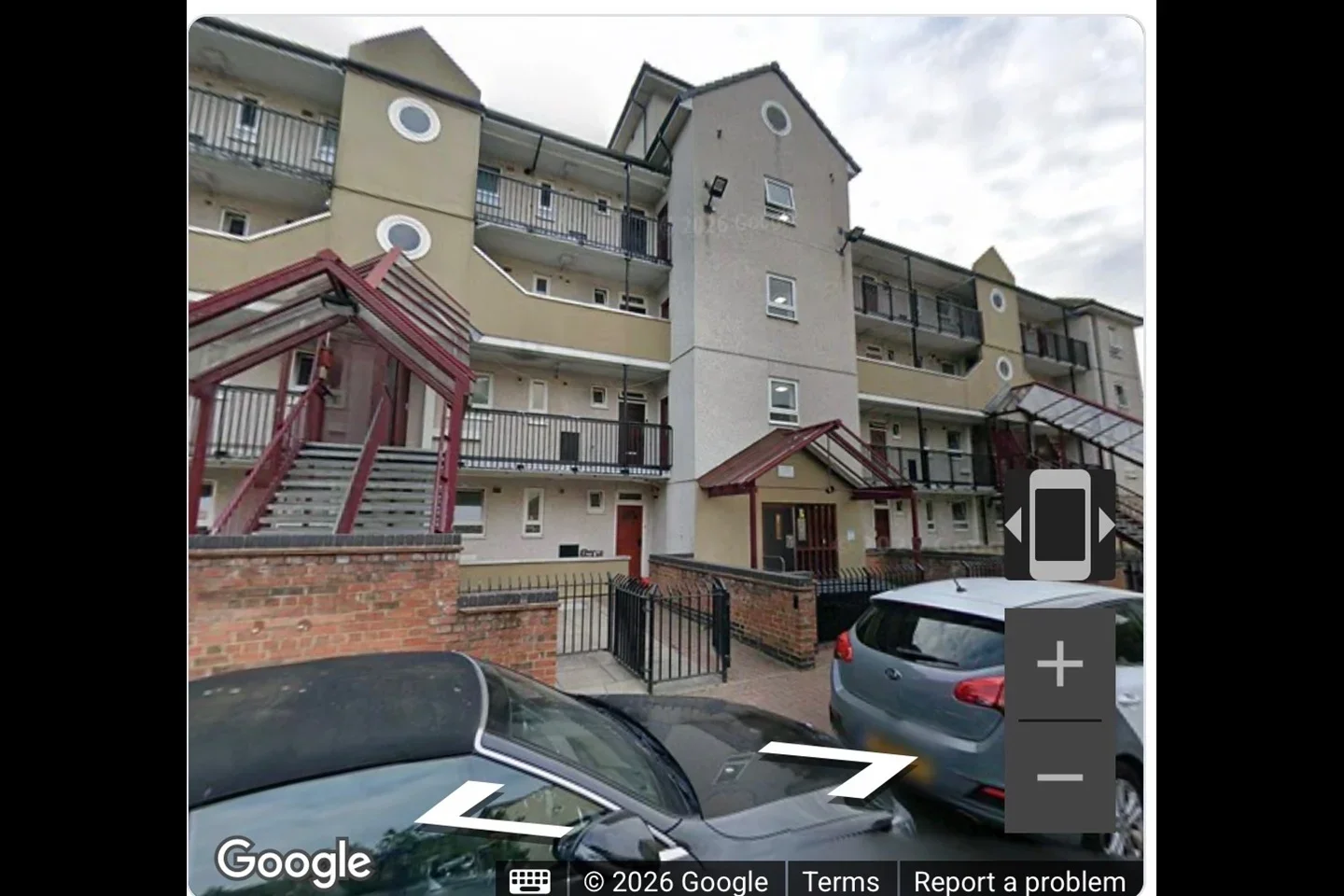 Flat Masjid Lane in Greater London