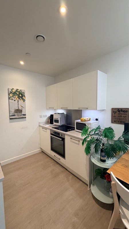 Flat Osier Way in Greater London