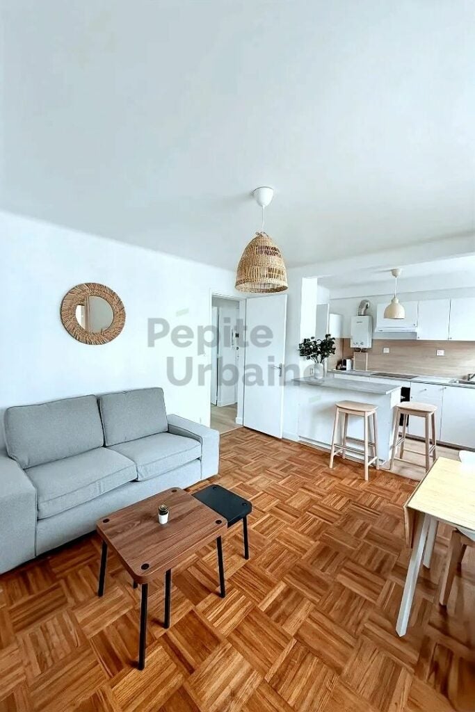 Flat Rue Fourcroy in Nantes