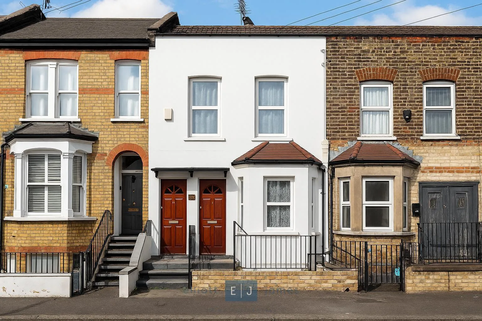 Flat Gordon Road in Greater London