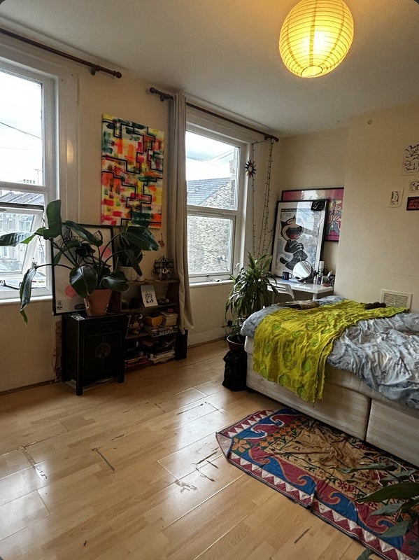 Room Torrens Square in Greater London