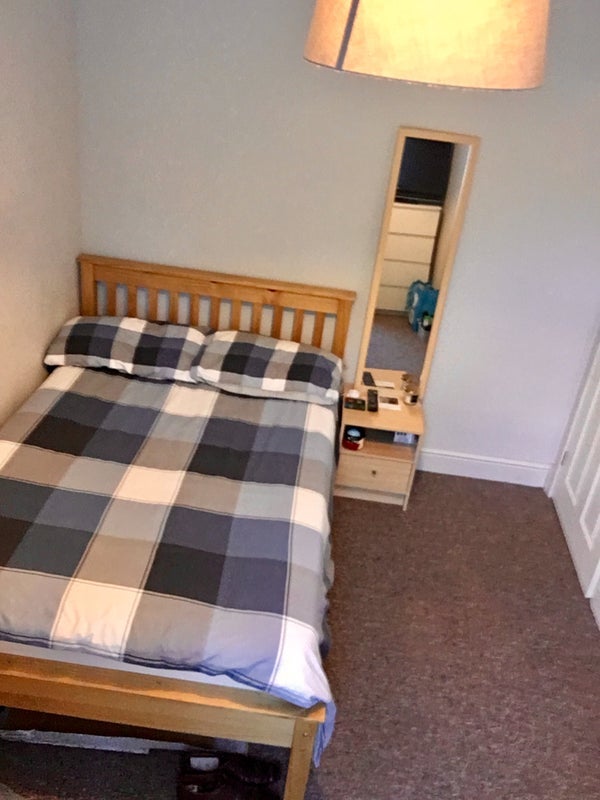 Room Lewington Road in Bristol