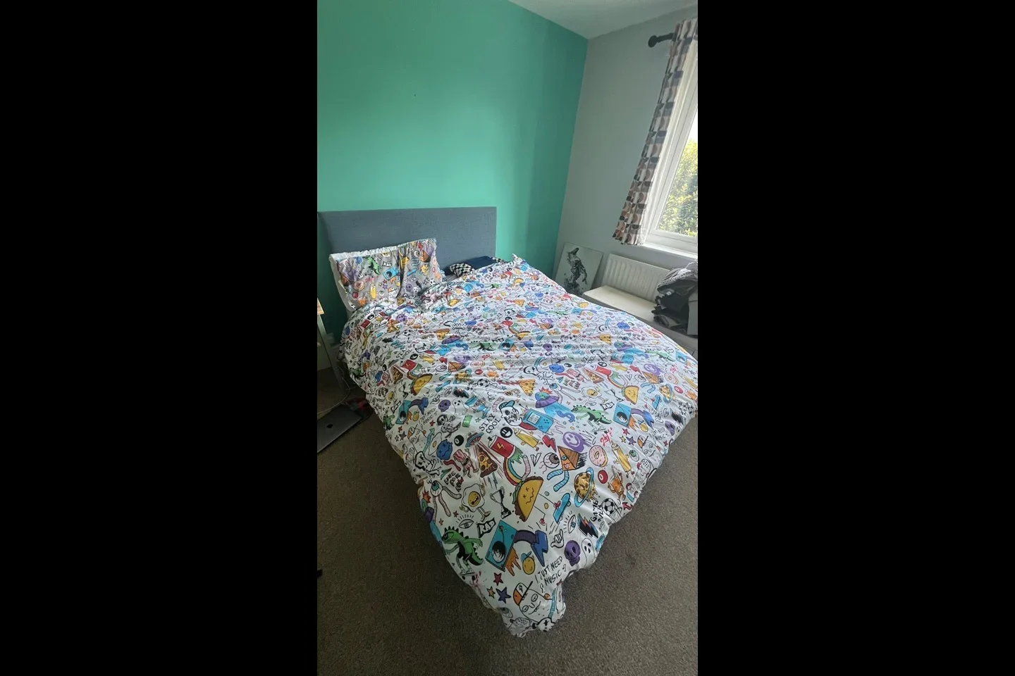 Room Crawley Green Road in Luton