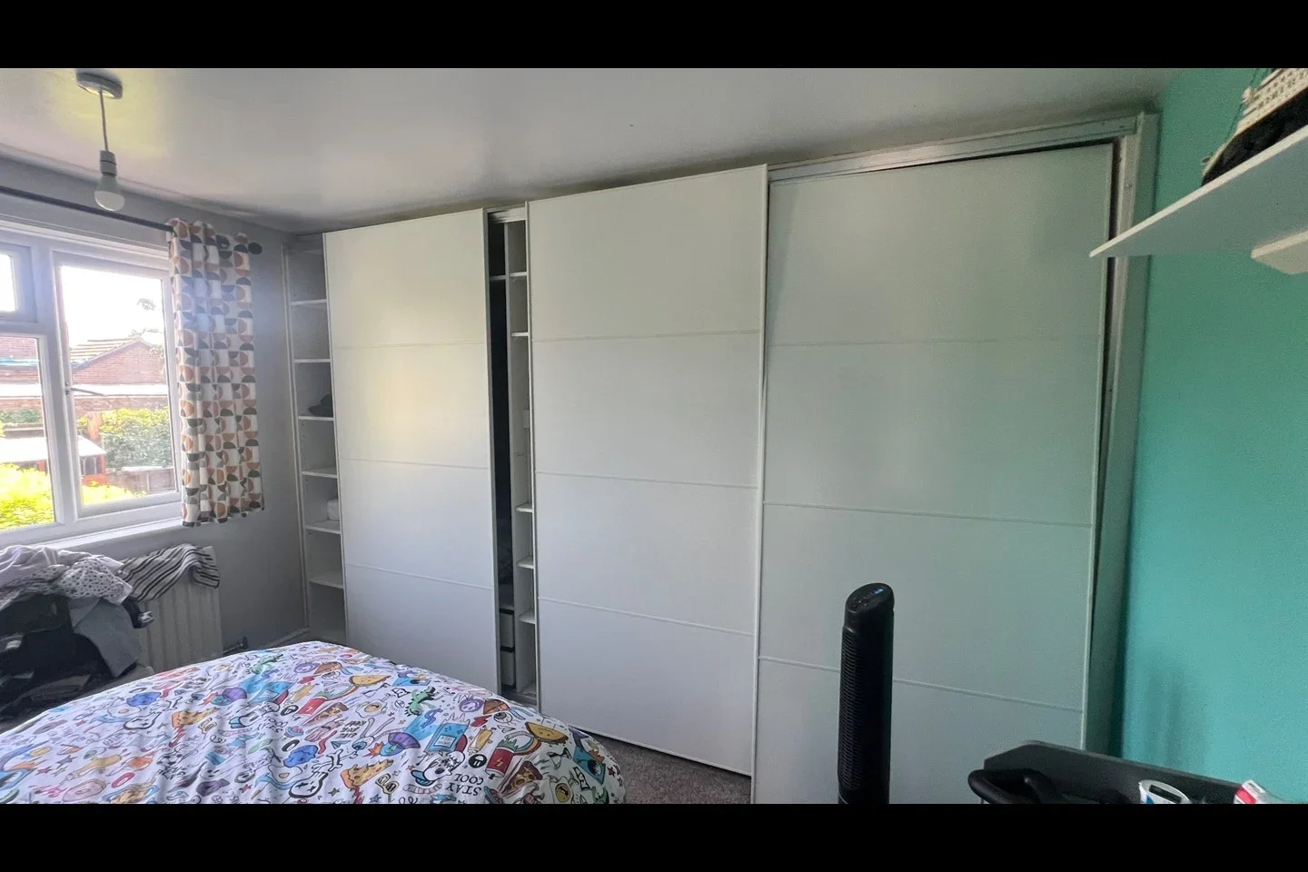 Room Crawley Green Road in Luton