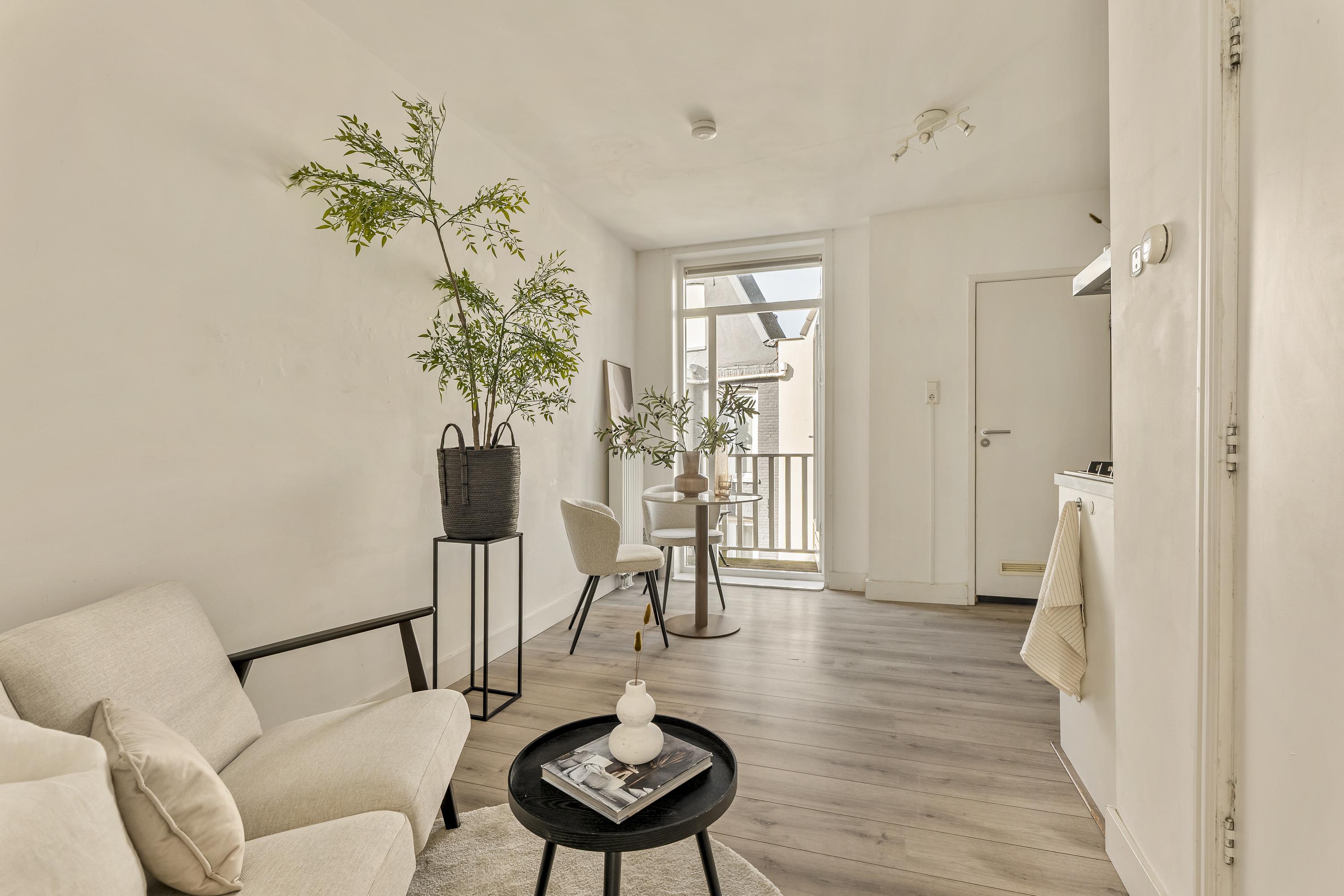 Studio te koop: Czaar Peterstraat 149-3, Amsterdam