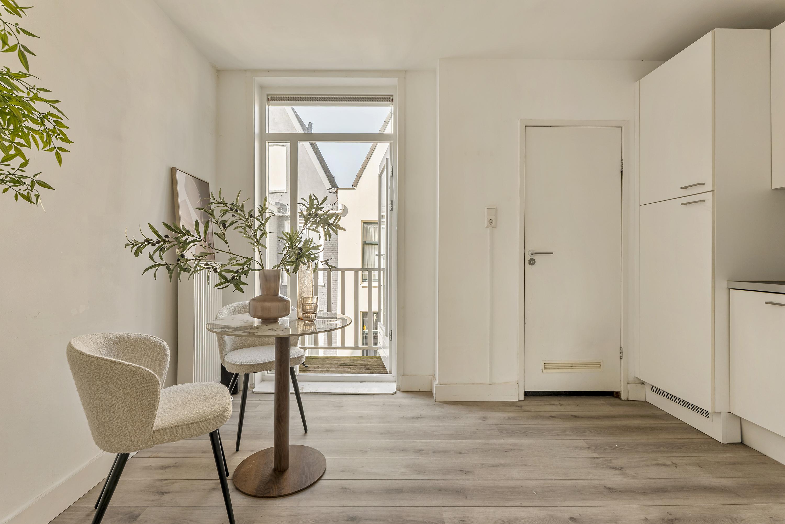 Studio te koop: Czaar Peterstraat 149-3, Amsterdam