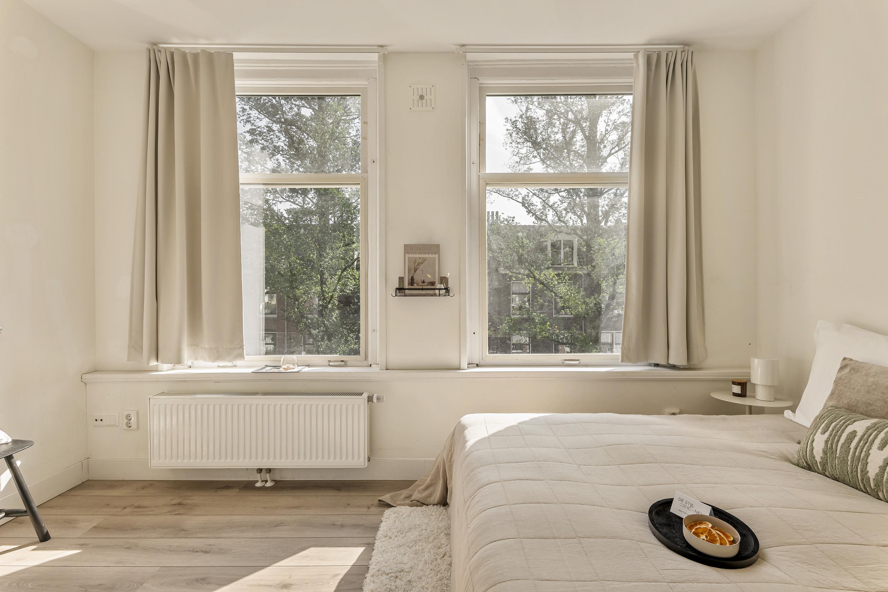 Studio te koop: Czaar Peterstraat 149-3, Amsterdam