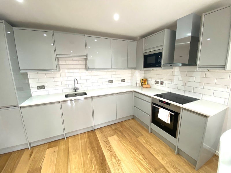 Flat Great Suffolk Street in Greater London