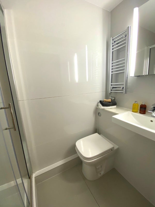 Flat Great Suffolk Street in Greater London