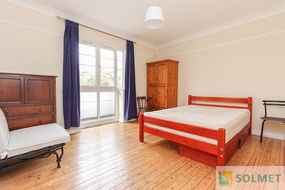 Flat Willesden Lane in Greater London