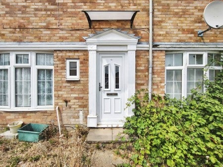 House Brompton Close in Greater London