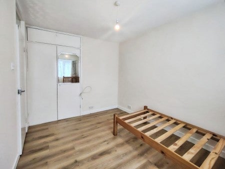 House Brompton Close in Greater London