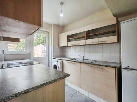 House Brompton Close in Greater London